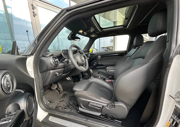 MINI Cooper cena 139000 przebieg: 3400, rok produkcji 2022 z Chociwel małe 79